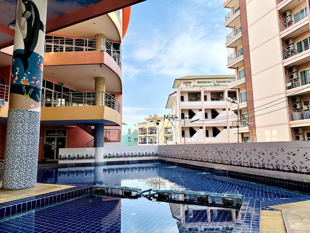 Wisdom Burg Bangsaen, Pool, Gym Aparthotel Ban Rong Khoei Bagian luar foto