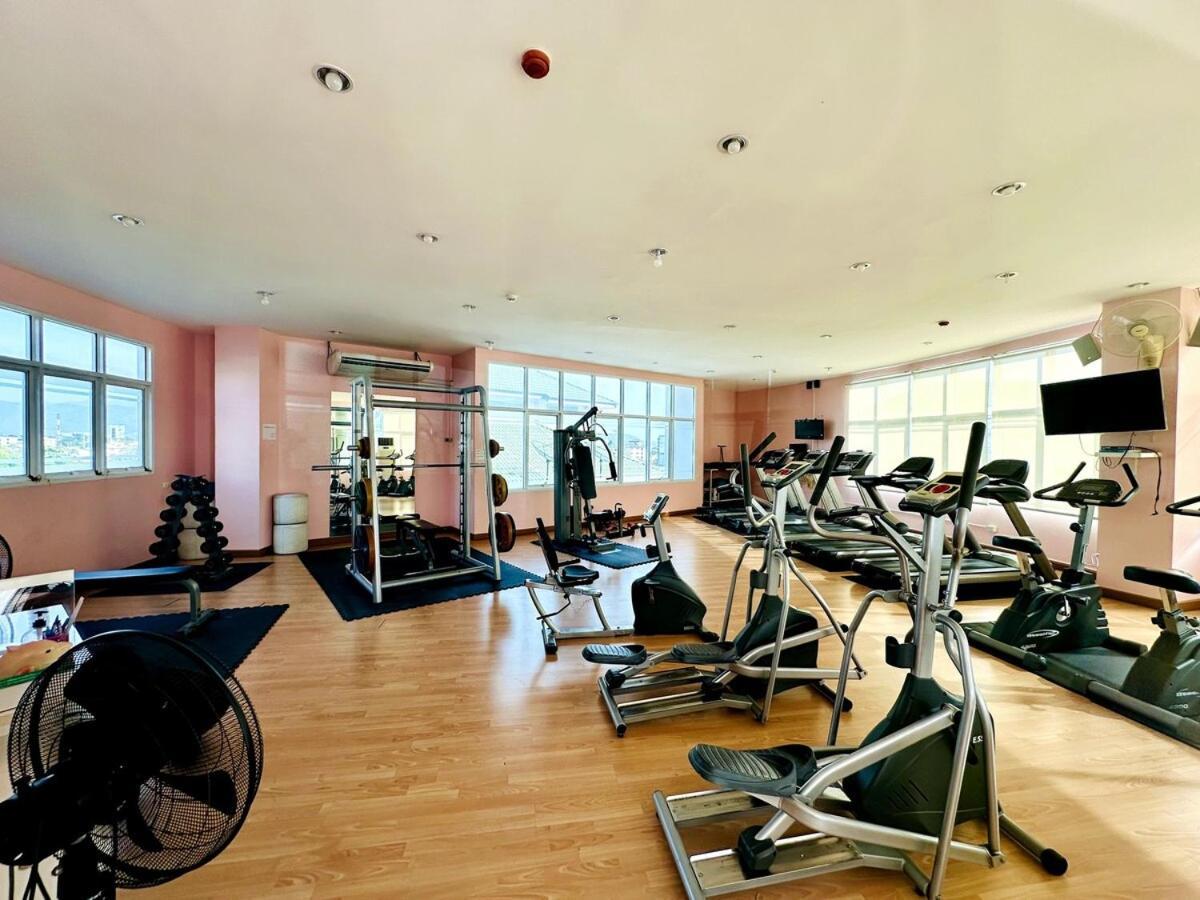 Wisdom Burg Bangsaen, Pool, Gym Aparthotel Ban Rong Khoei Bagian luar foto