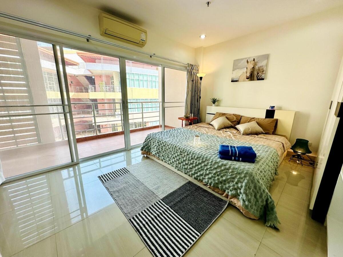 Wisdom Burg Bangsaen, Pool, Gym Aparthotel Ban Rong Khoei Bagian luar foto