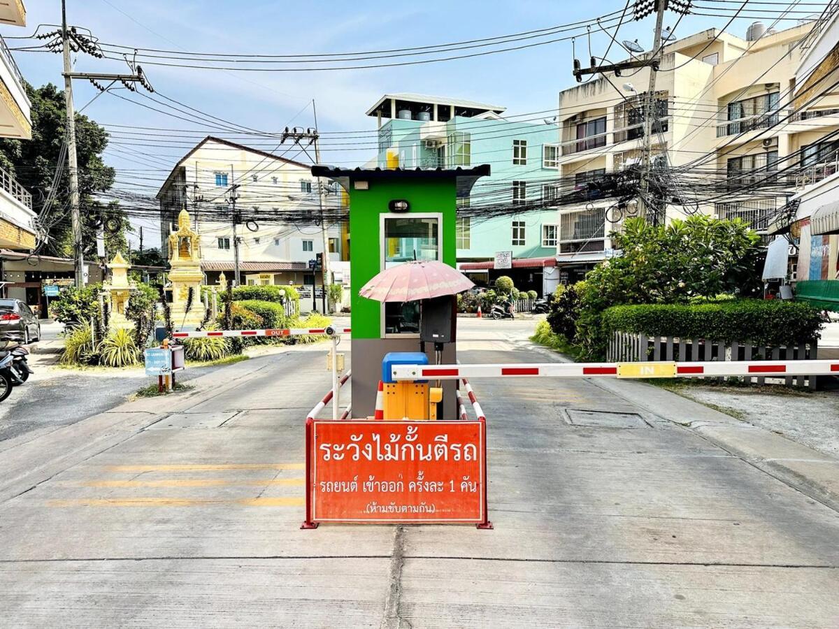 Wisdom Burg Bangsaen, Pool, Gym Aparthotel Ban Rong Khoei Bagian luar foto