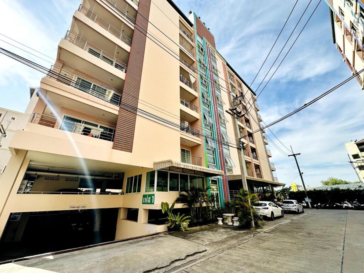 Wisdom Burg Bangsaen, Pool, Gym Aparthotel Ban Rong Khoei Bagian luar foto