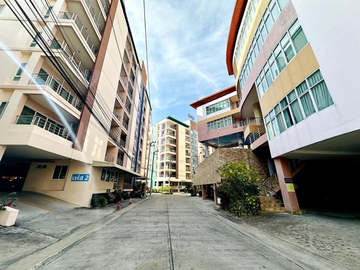 Wisdom Burg Bangsaen, Pool, Gym Aparthotel Ban Rong Khoei Bagian luar foto