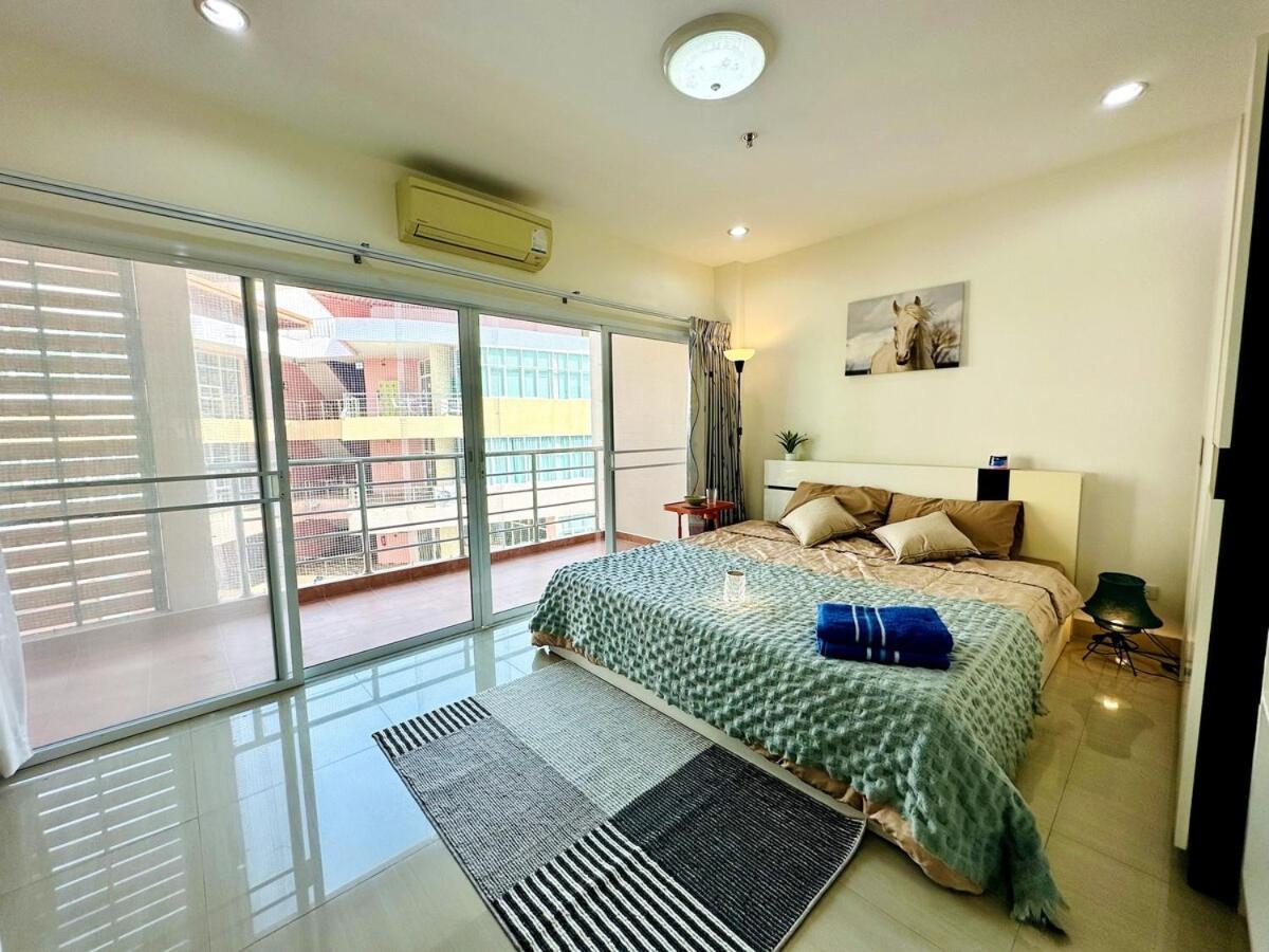 Wisdom Burg Bangsaen, Pool, Gym Aparthotel Ban Rong Khoei Bagian luar foto
